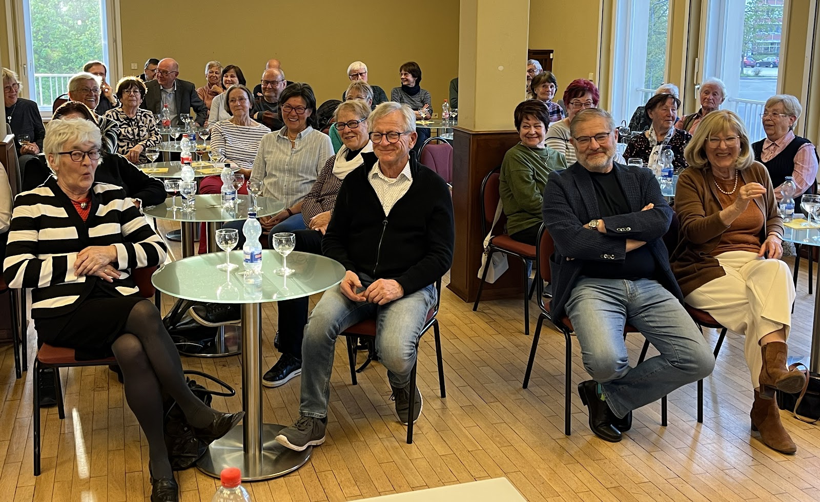 LSO-Managerin Shafagh Aghaei stellt sich dem Publikum im Kulturhaus Böhlen vor